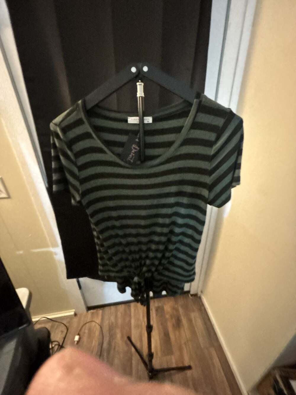 Final Touch Green and Black Striped Short Sleeve Tie Front Top Medium
